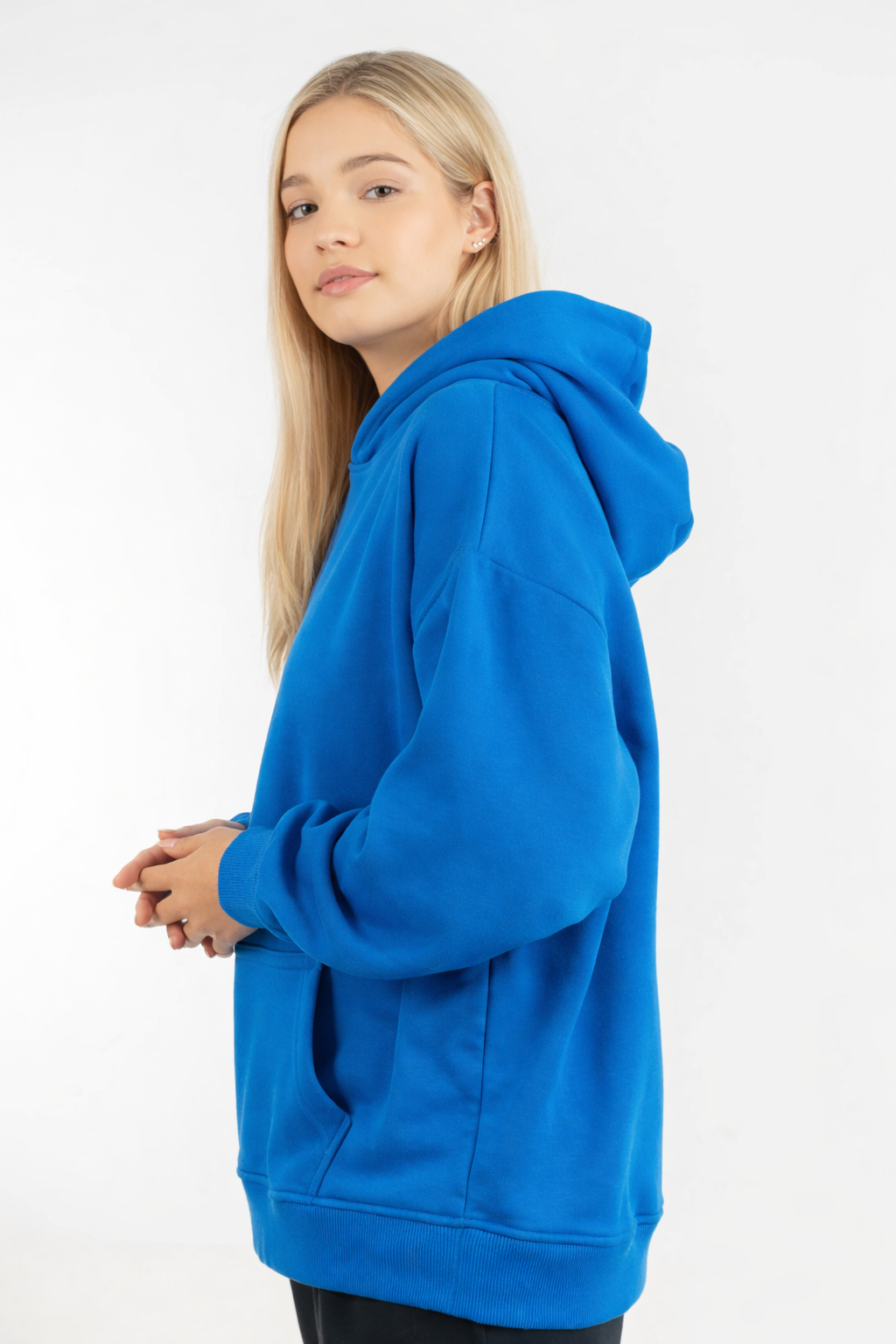 Unidos por la fiesta: El regalo perfecto para los miembros de la peña. Calidad textil pensada para el trote de las fiestas patronales.